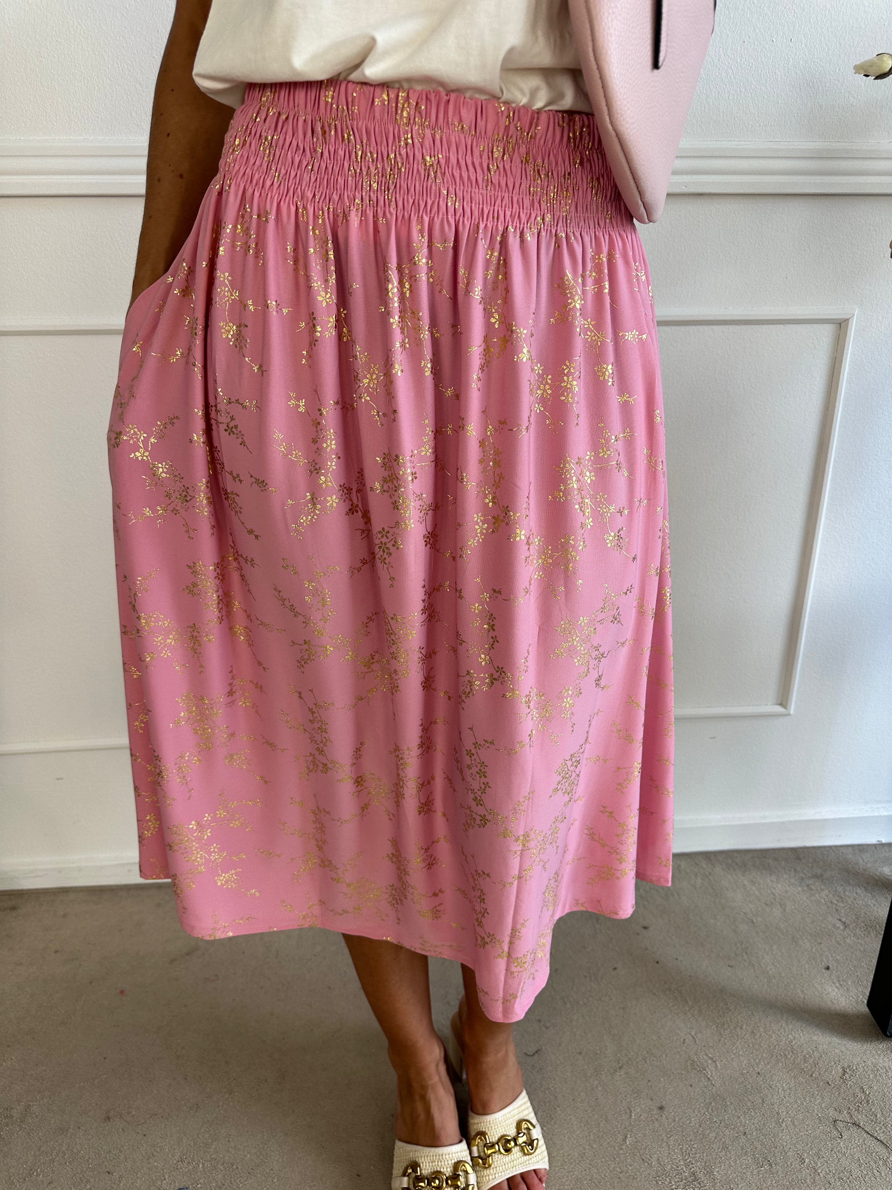 Pams Gold Midi Skirt - Kjol i stretchigt material med fickor